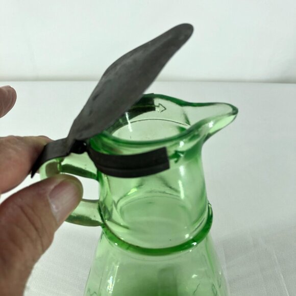 Vintage Hazel Atlas Green Uranium Depression Glass Syrup Pitcher With Lid 6”Tall - Picture 7 of 7